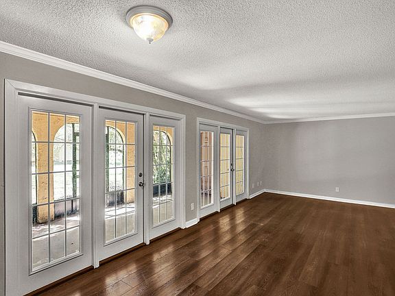 5th image of 3918 La Mirada Dr N Unit 3