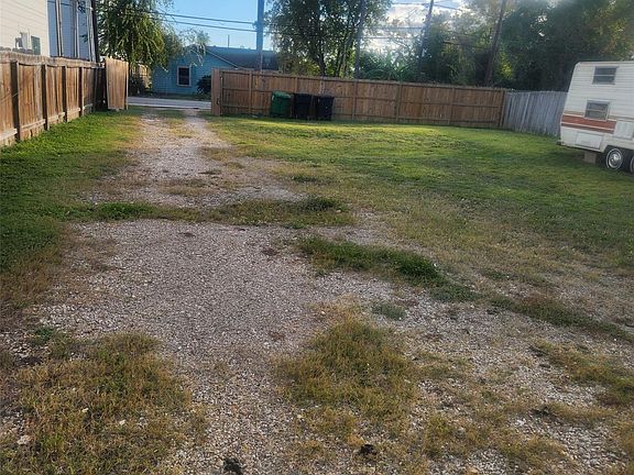 2nd image of 320 Thornton Rd