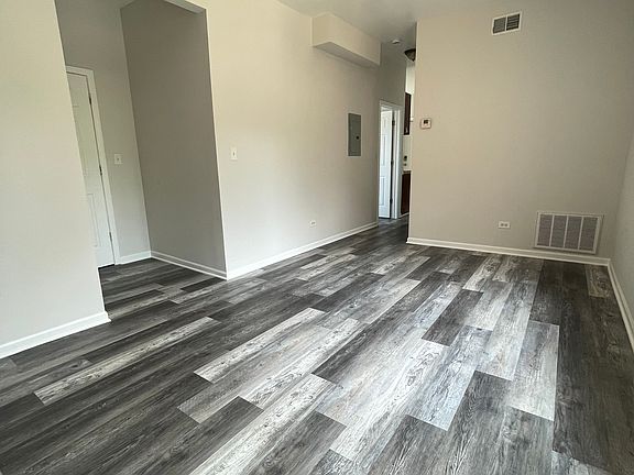 3rd image of 3005 W 19th St APT 2W