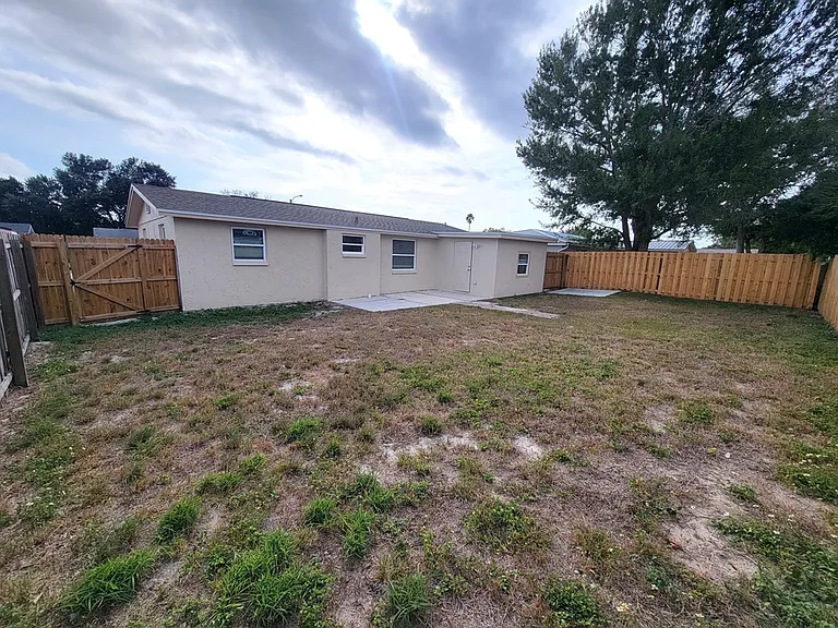 7335 Castanea Dr — Photo 20