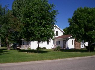 124 E McKinley Ave, Mahnomen, MN 56557
