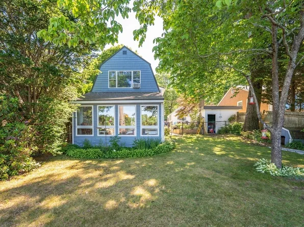 1519 Morton Ave, New Bedford, MA 02745