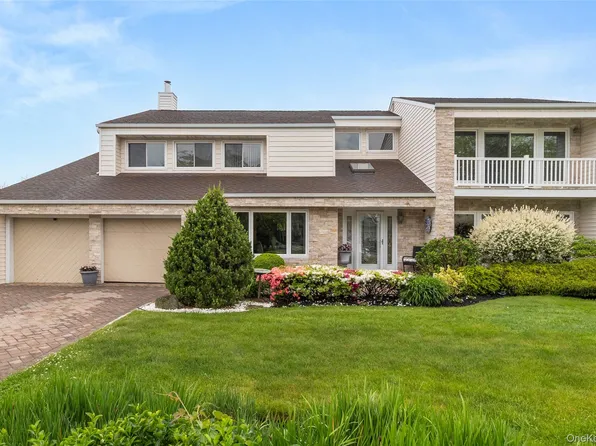 152 Pace Drive S, West Islip, NY 11795