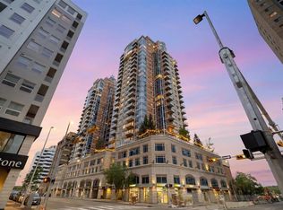 910 S 5th Ave SW #1906, Calgary, AB T2P 0C3