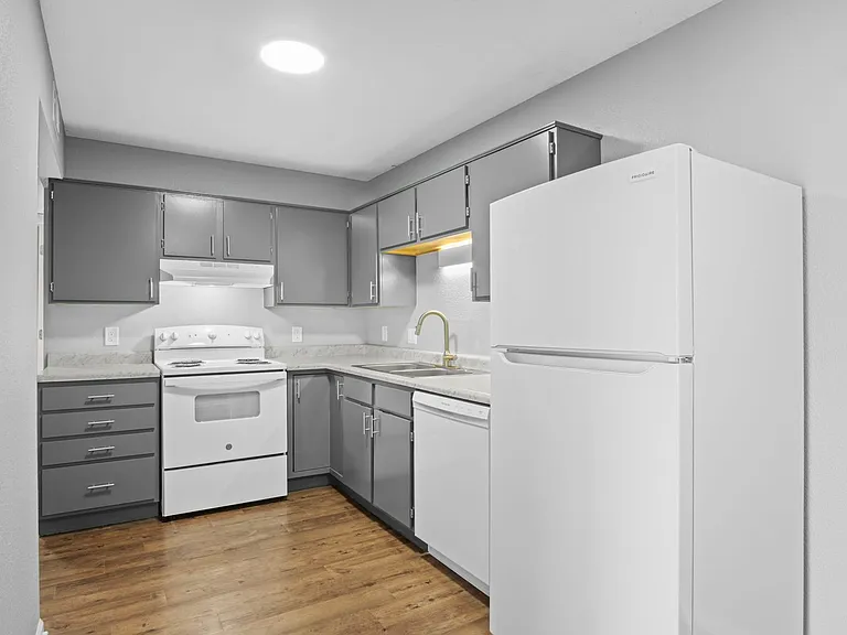Callaway Villa Apartments — Photo 19