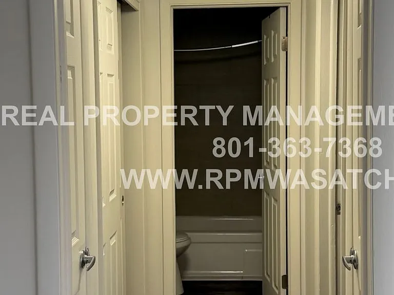 1912 S Douglas St — Photo 7