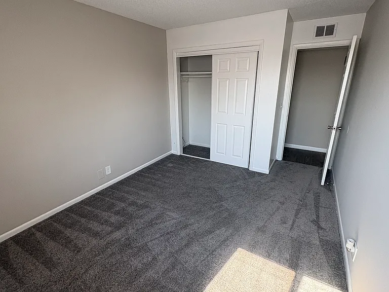 F103-1005 Hickory Hill Ln #F103 — Photo 10