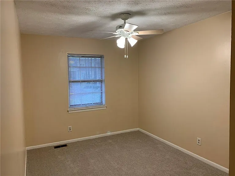 1235 Riverside Dr #H1 — Photo 16
