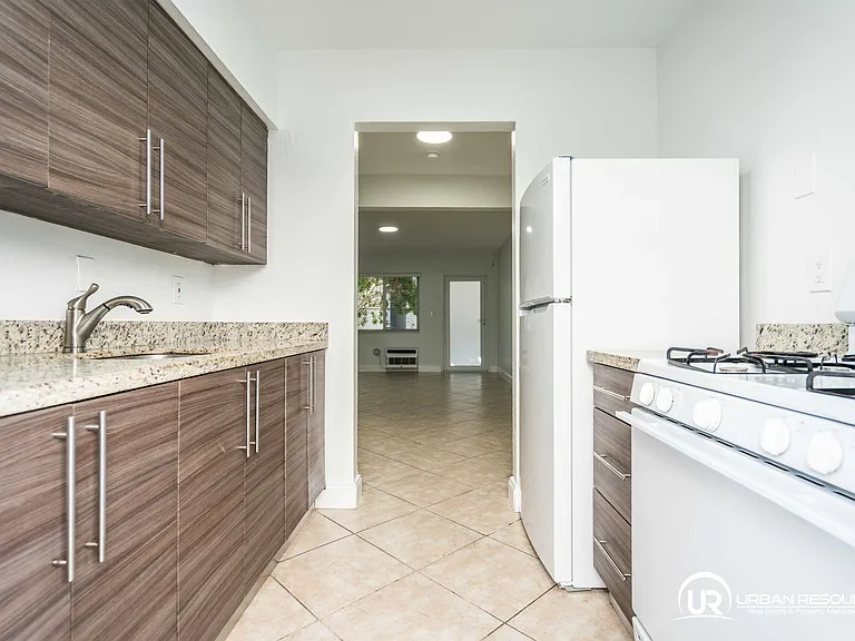 7311 Byron Ave #3 — Photo 12