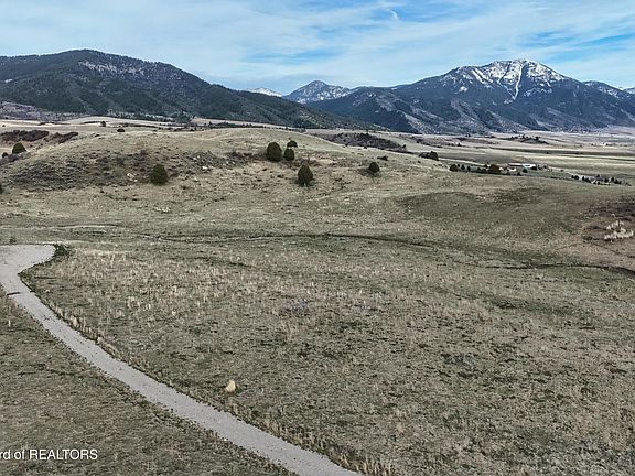 5th image of Traughber Rd