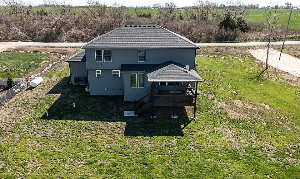 18135 232nd St, Tonganoxie, KS 66086 MLS 2428749 Zillow