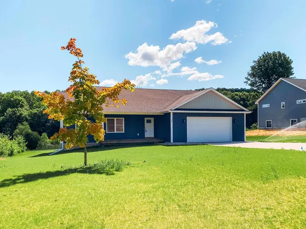 910 Coyote Ln, Traverse City, MI 49696