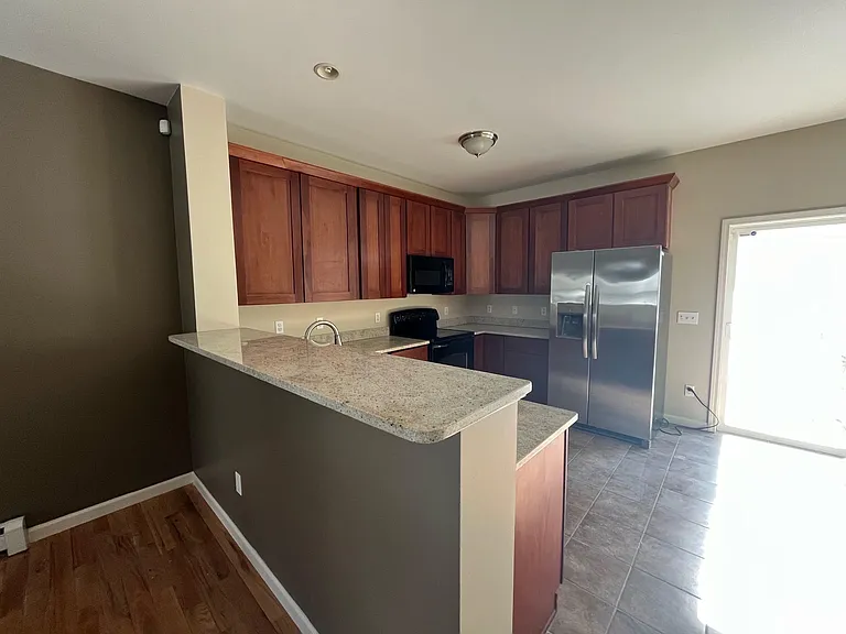 181 Main St #B — Photo 3