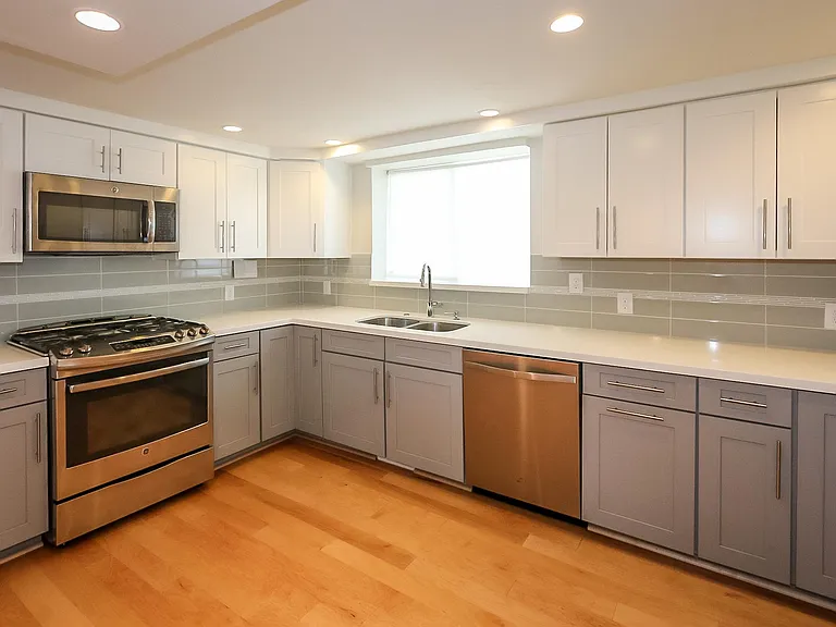 1580 E Sunnyside Ave — Photo 5