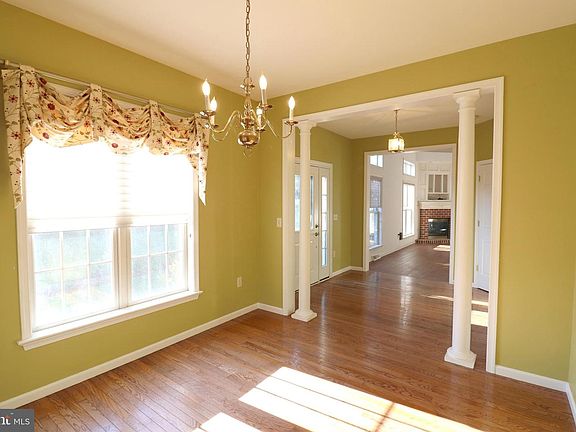 3rd image of 61 Weaver Ave