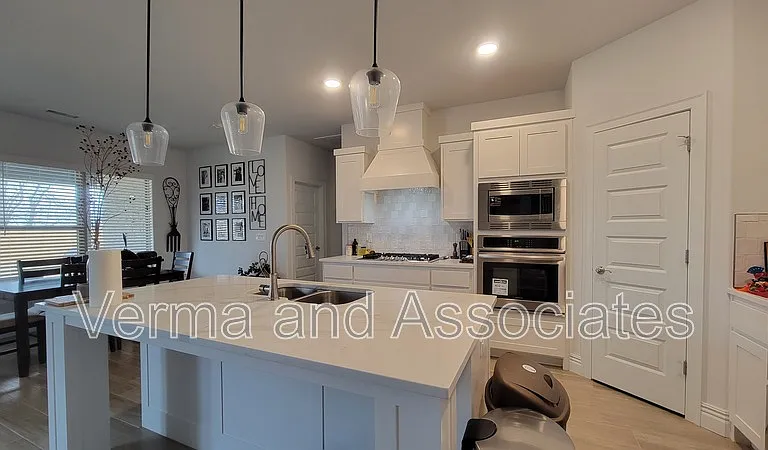 1890 Sunrise Cir — Photo 5