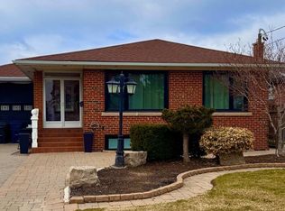 6 Frankfort Ave, Toronto, ON M6L2Y2