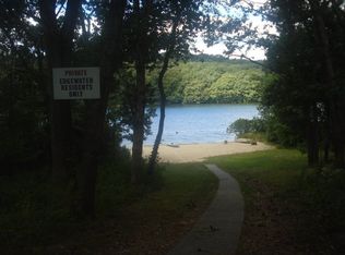 65 Edgewater Rd, Narragansett, RI 02882