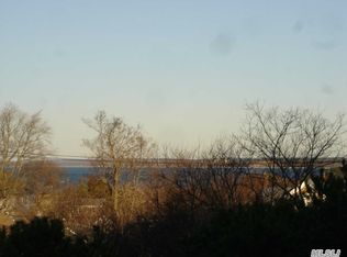 53 Newtown Rd, Hampton Bays, NY 11946