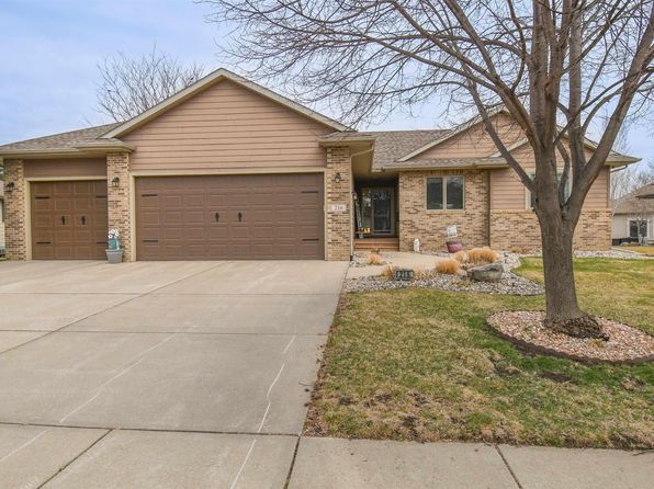 216 E Poplar Dr, Lennox, SD 57039