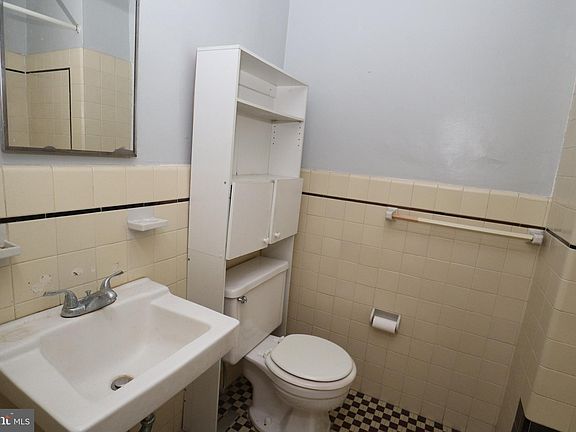 3rd image of 3331 Indian Queen Ln