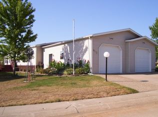 963 Spring Ridge Dr, Iowa City, IA 52246