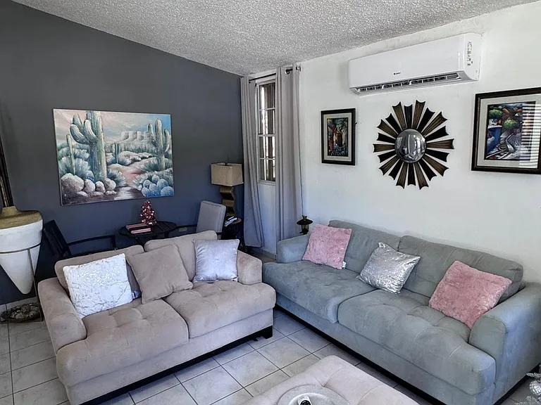 182 Esmeralda #JJ — Photo 7