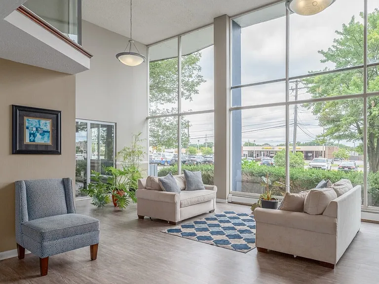 The Westbury Apartments — Photo 9