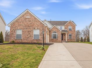 13985 Royalwood Dr, Fishers, IN 46038