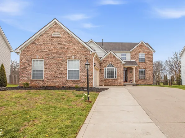 13985 Royalwood Dr, Fishers, IN 46038