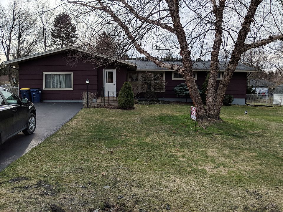 1st image of 305 Farmington Dr
