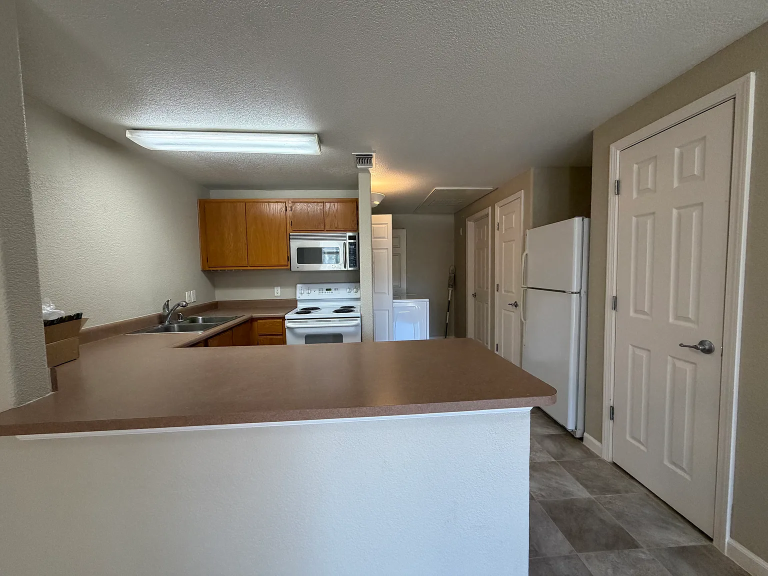 2 bed, 1057 sqft, $1,995 — Photo 2