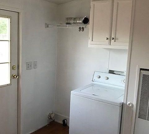 3rd image of 567 W Aspen Dr
