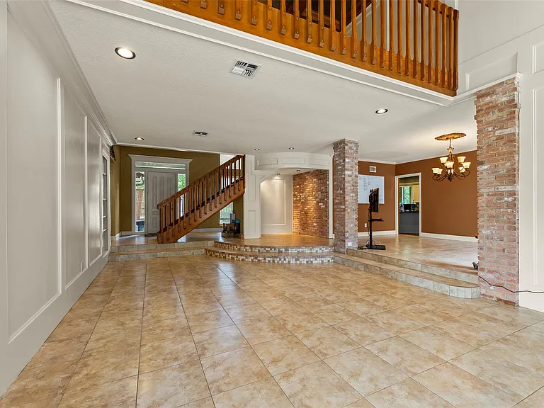 9714 Godstone Ln — Photo 17