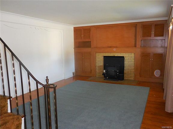 4th image of 3495 Walden Ave