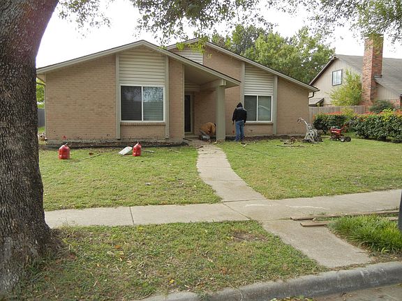 3rd image of 2902 Chariot Ln