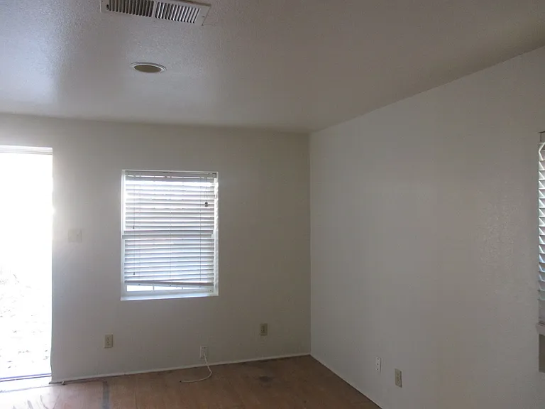 645 E St — Photo 8