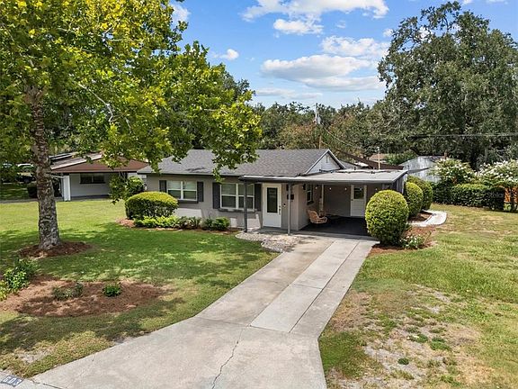 3rd image of 603 HINTON CRESCENT