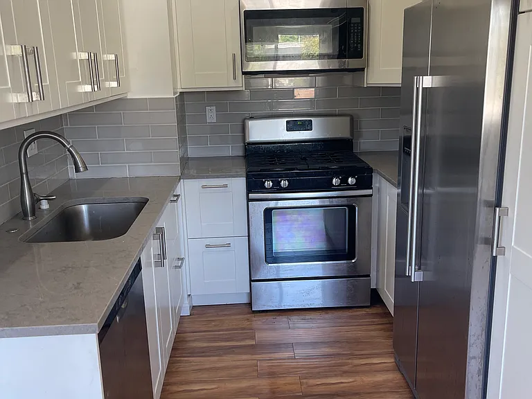 1239 E Lexington Dr #3 — Photo 4