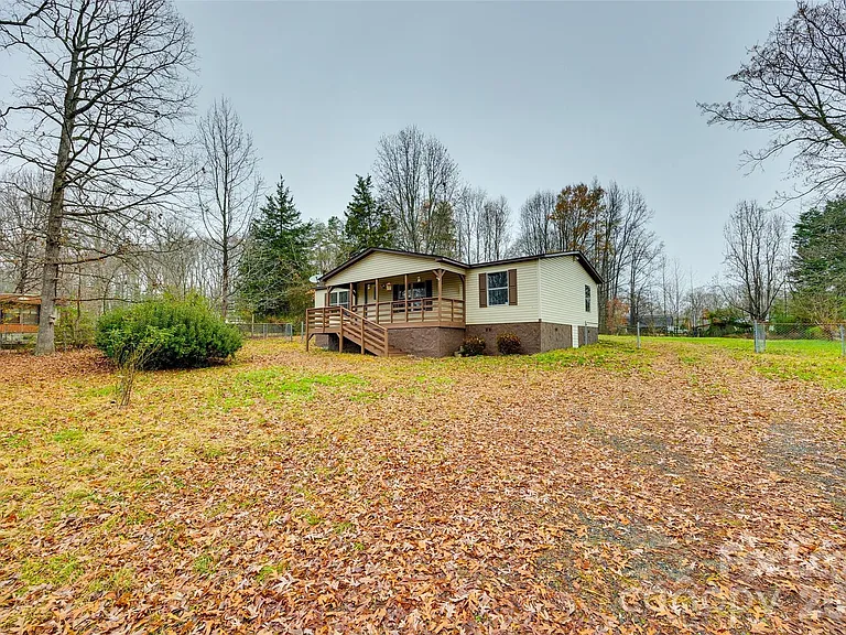 128 Summerglen Dr — Photo 3
