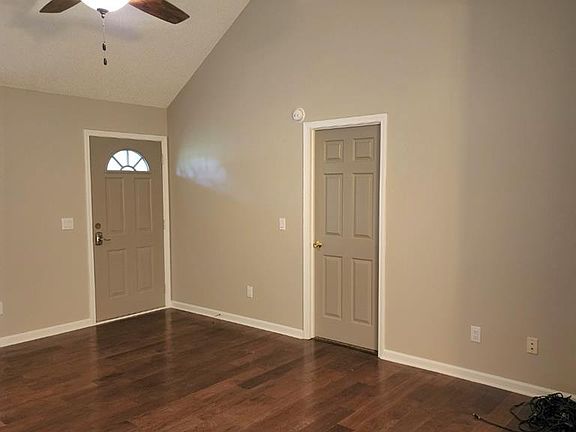 3rd image of 160 Aerianna Dr