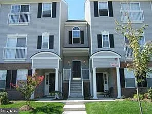 305 Harbour Blvd Photo 1