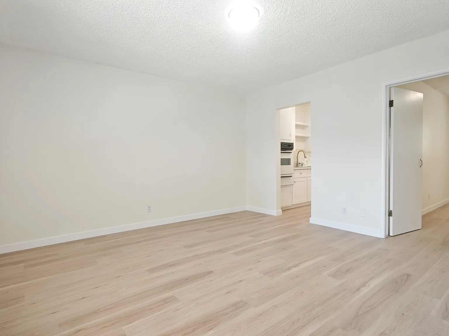 1 bed, 650 sqft, $1,750 — Photo 4