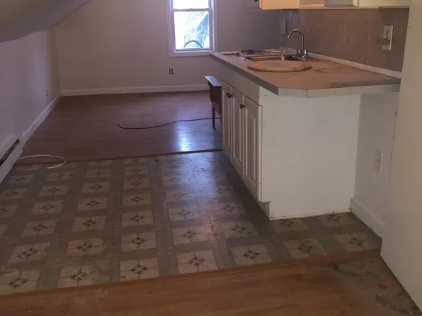 437 W Fountain St #3, Providence, RI 02903