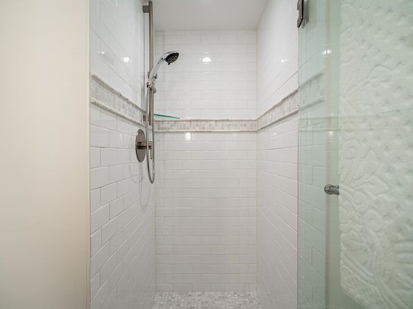 5425 Yew St #903, Vancouver, BC V6M 3X7