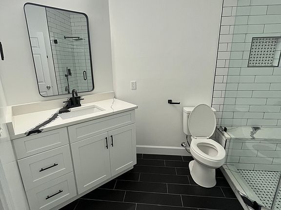 2nd bathroom, newly renovated