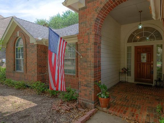 5th image of 6120 Wooded Edge Ct