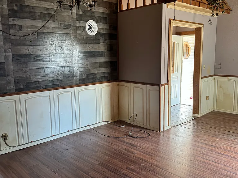 312 W Martin Ave — Photo 10