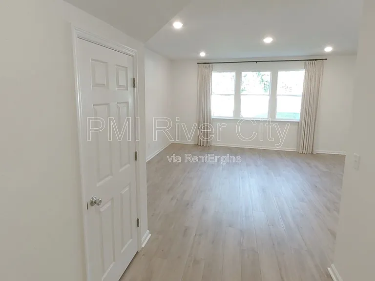 227 Boulder Ln — Photo 5