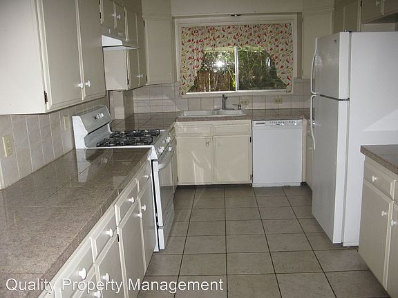 4th image of 511 S Oakdale Ave